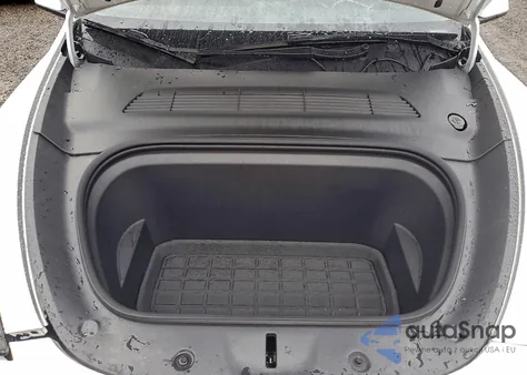 2023 Tesla Model Y z USA, uszkodzony, nr VIN 7SAYGAEE5PF871273